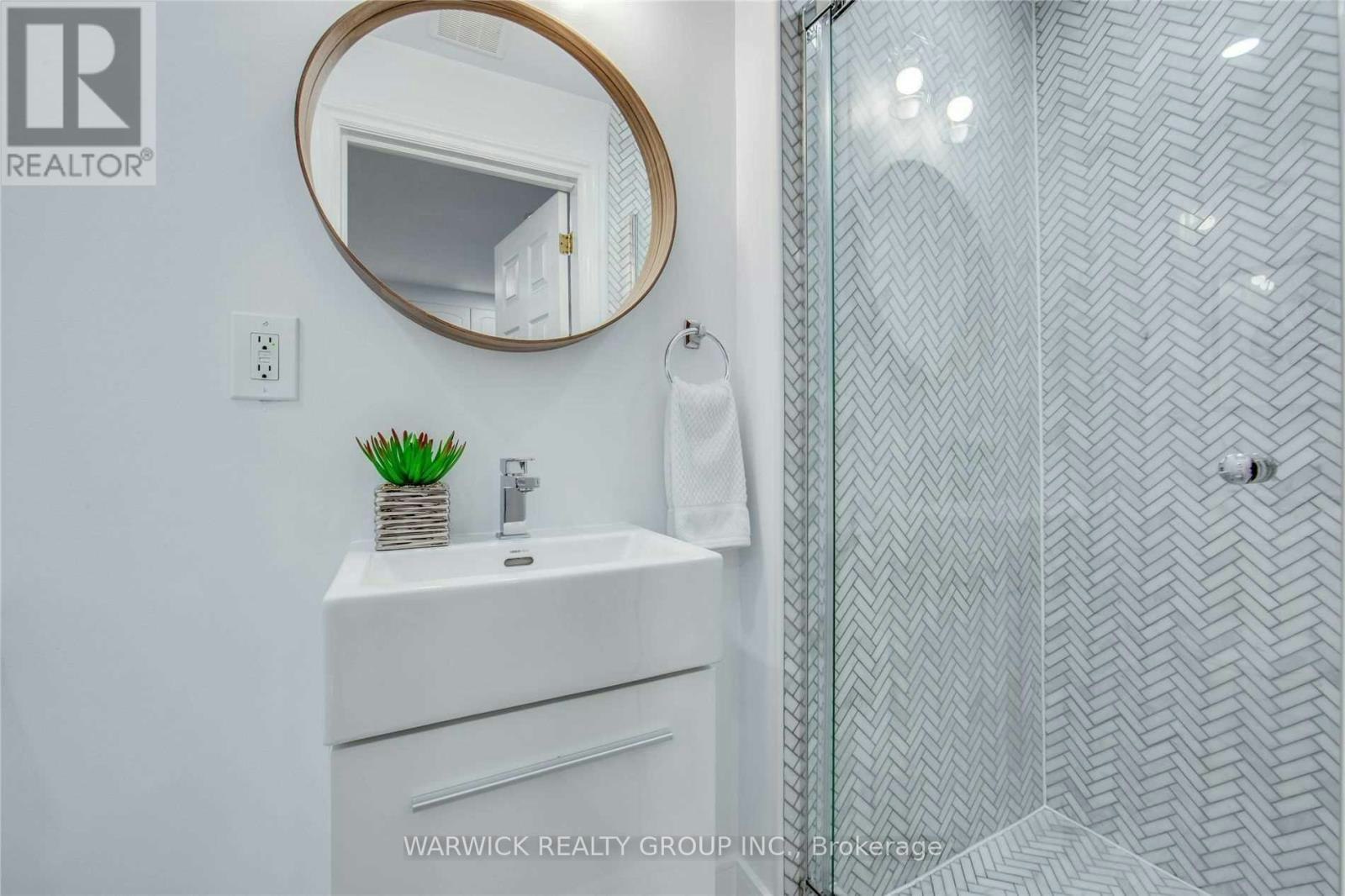 LOWER-57 Bertmount Avenue, Toronto, ON, M4M 2X8 - 16