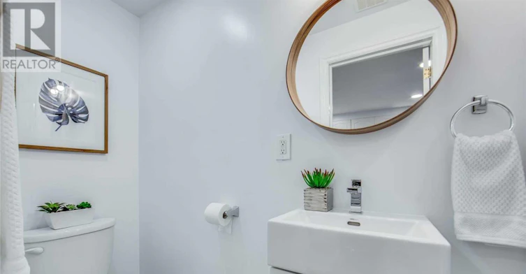 LOWER-57 Bertmount Avenue, Toronto, ON, M4M 2X8 - 17