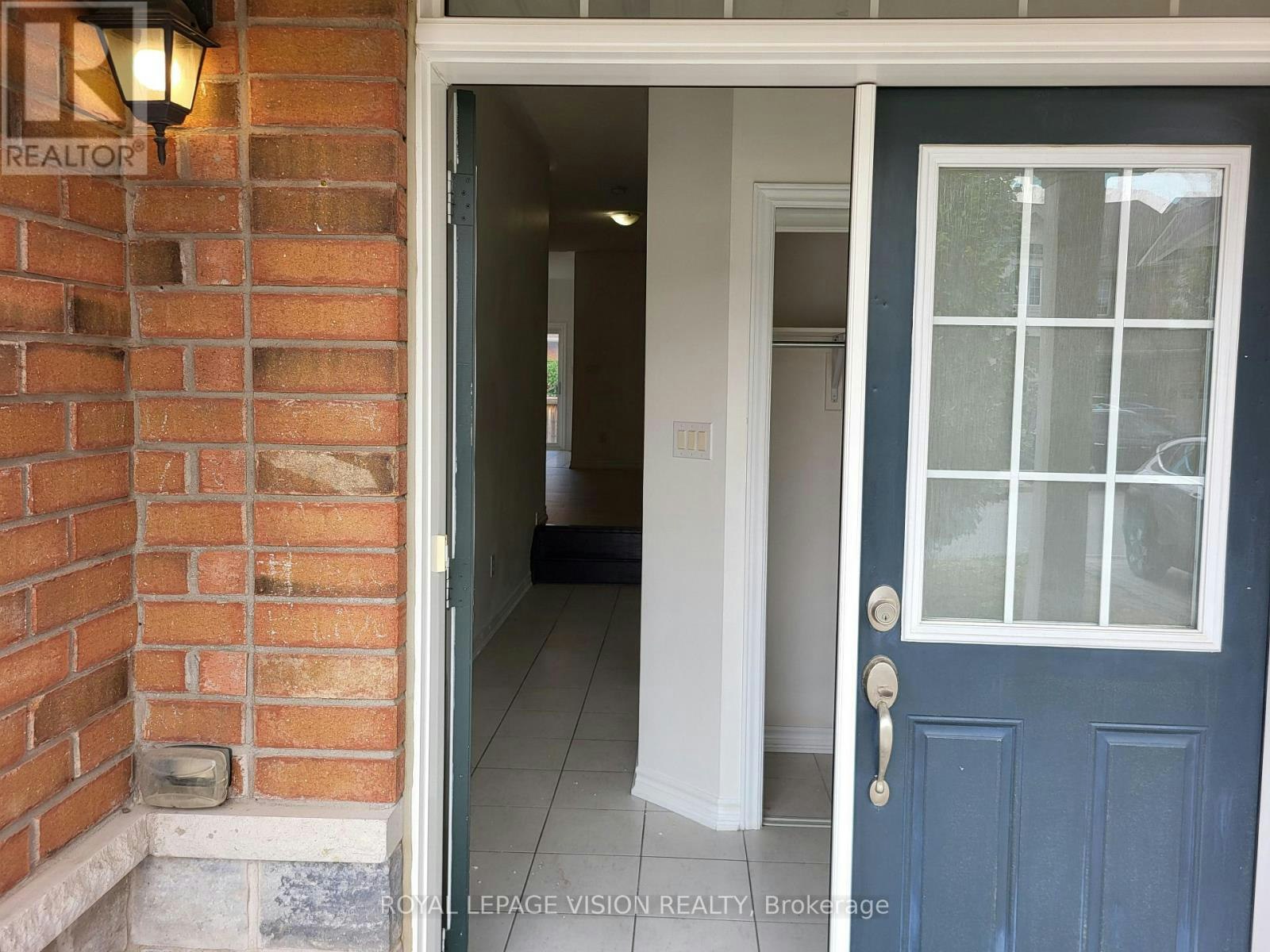 UPPER-715 Agnew Crescent, Milton, ON, L9T 8M6 - 2