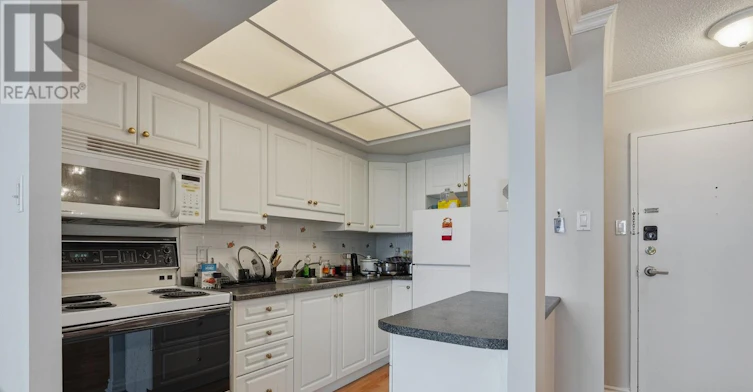 10-555 Brittany Drive, Ottawa, ON, K1K 4C5 - 10