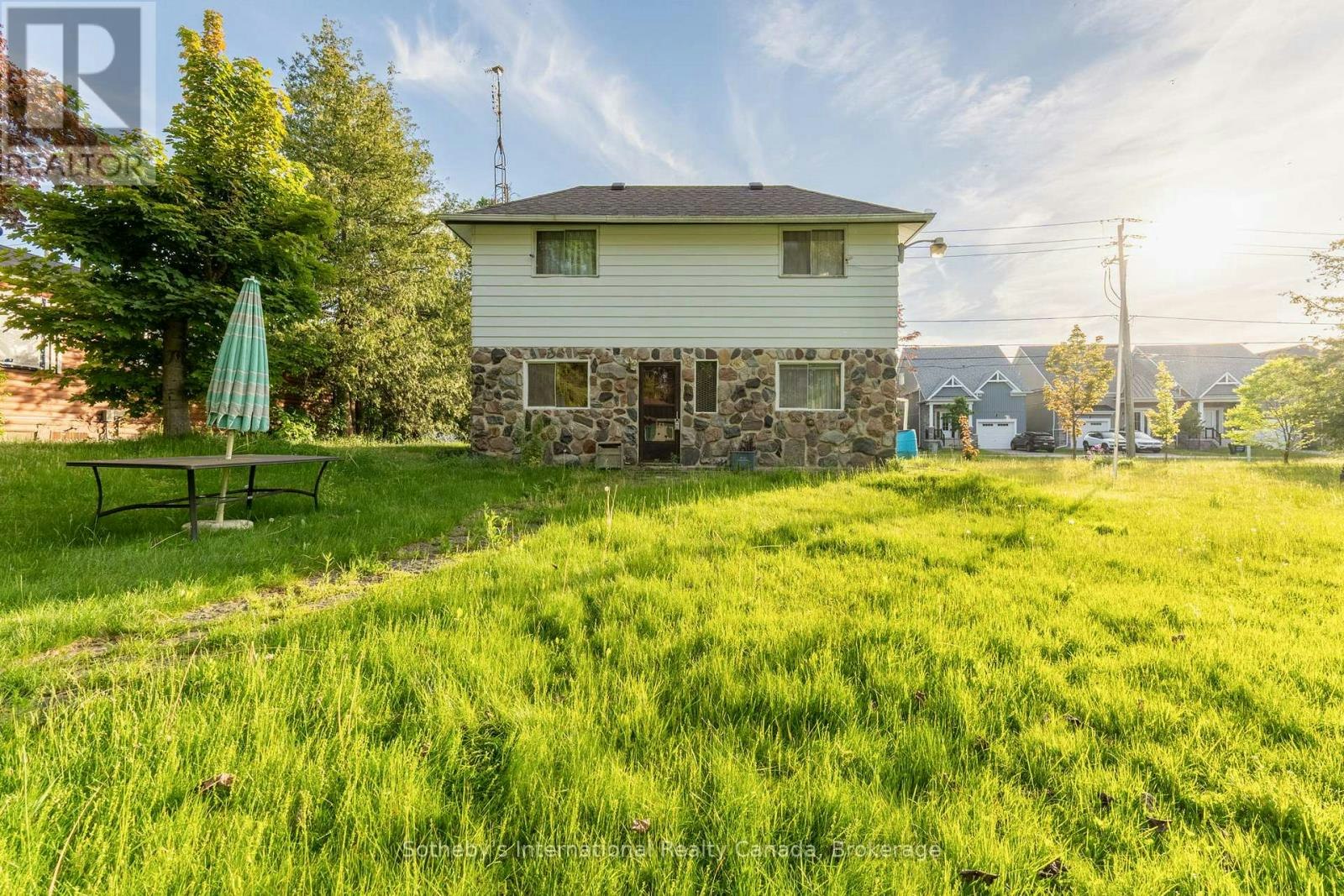 19 62nd Street S, Wasaga Beach, ON, L9Z 1V5