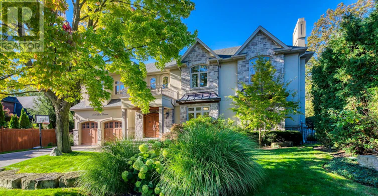 452 Avon Crescent, Oakville, ON, L6J 2T3 - 2