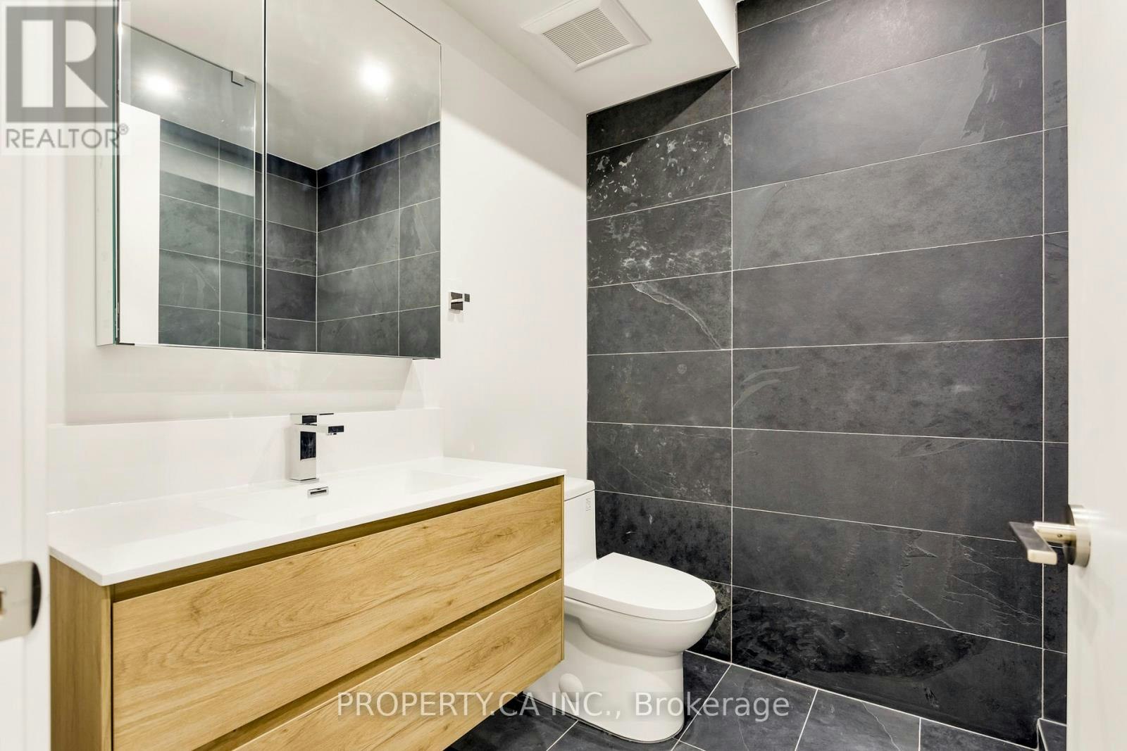 4-301 Keele Street, Toronto, ON, M6P 2K5 - 40