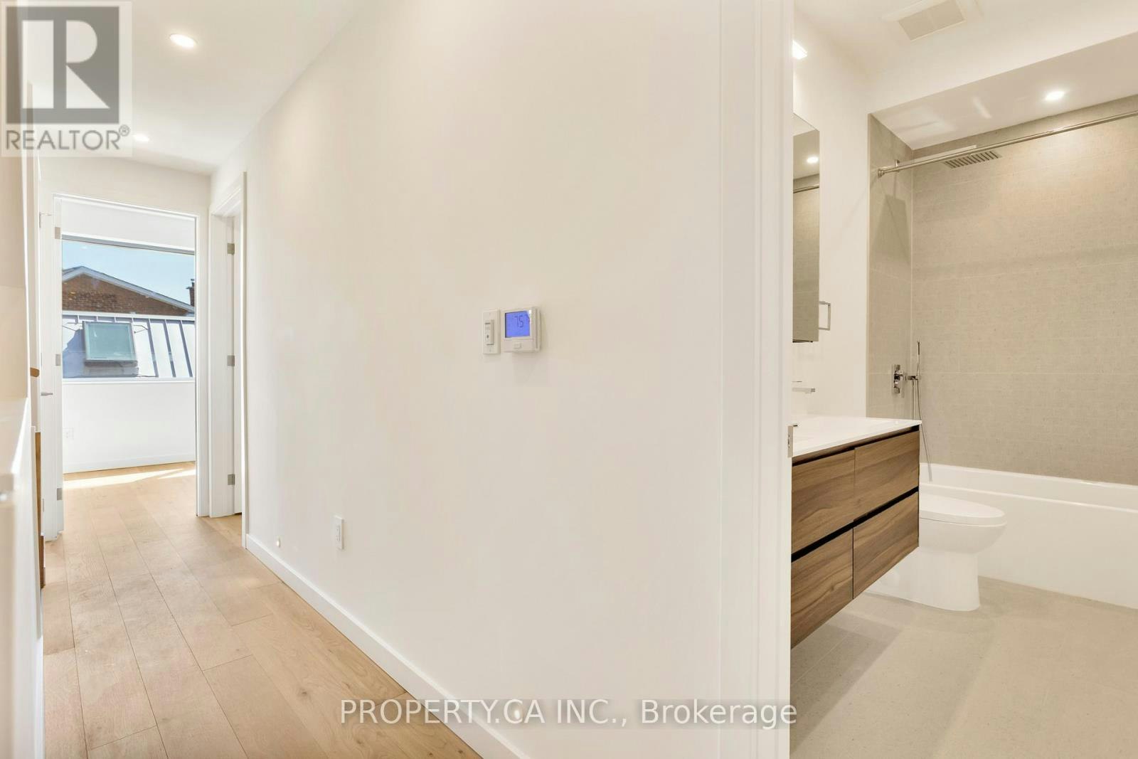 4-301 Keele Street, Toronto, ON, M6P 2K5 - 18