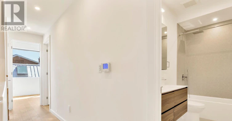 4-301 Keele Street, Toronto, ON, M6P 2K5 - 18