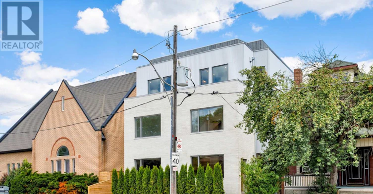 4-301 Keele Street, Toronto, ON, M6P 2K5