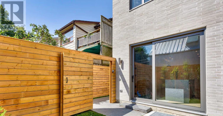 4-301 Keele Street, Toronto, ON, M6P 2K5 - 4
