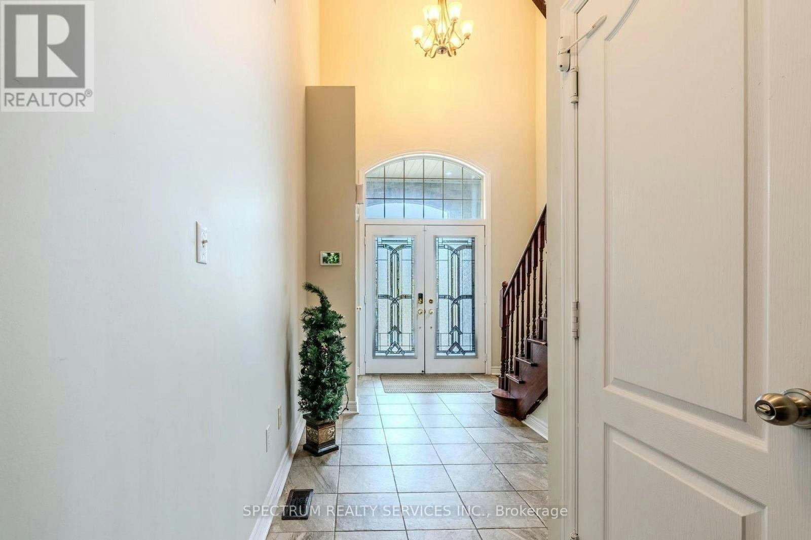 1108 Savoline Boulevard, Milton, ON, L9T 8P5 - 2