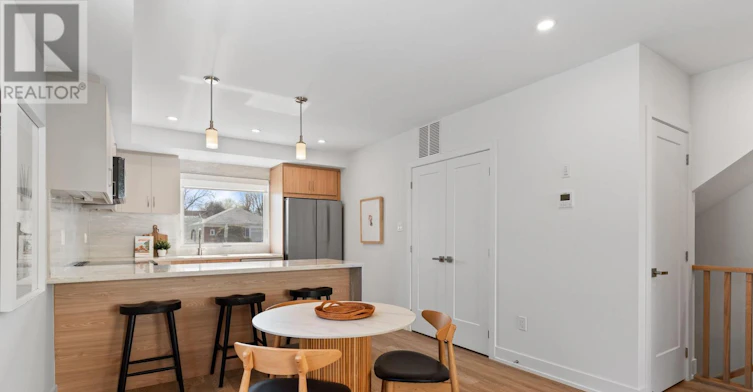 1-15 Acorn Avenue, Toronto, ON, M9B 3P7 - 5