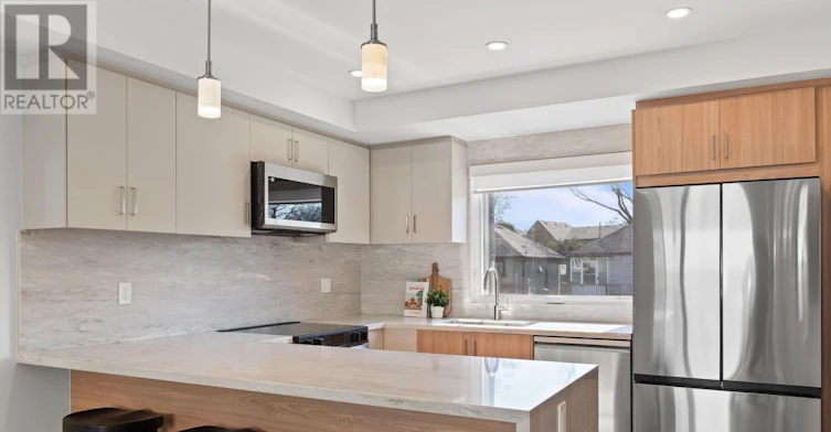 1-15 Acorn Avenue, Toronto, ON, M9B 3P7 - 11