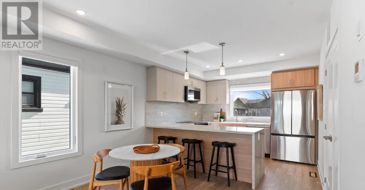1-15 Acorn Avenue, Toronto, ON, M9B 3P7 - 7