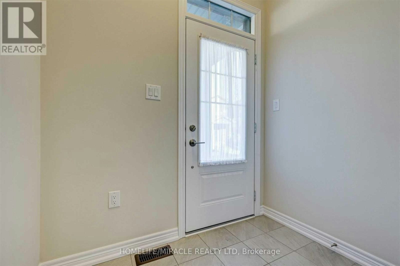 16 Hibiscus Lane, Hamilton, ON, L8K 5J3 - 5