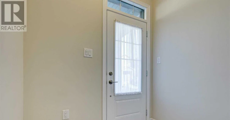 16 Hibiscus Lane, Hamilton, ON, L8K 5J3 - 5