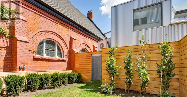 2-301 Keele Street, Toronto, ON, M6P 2K5 - 3