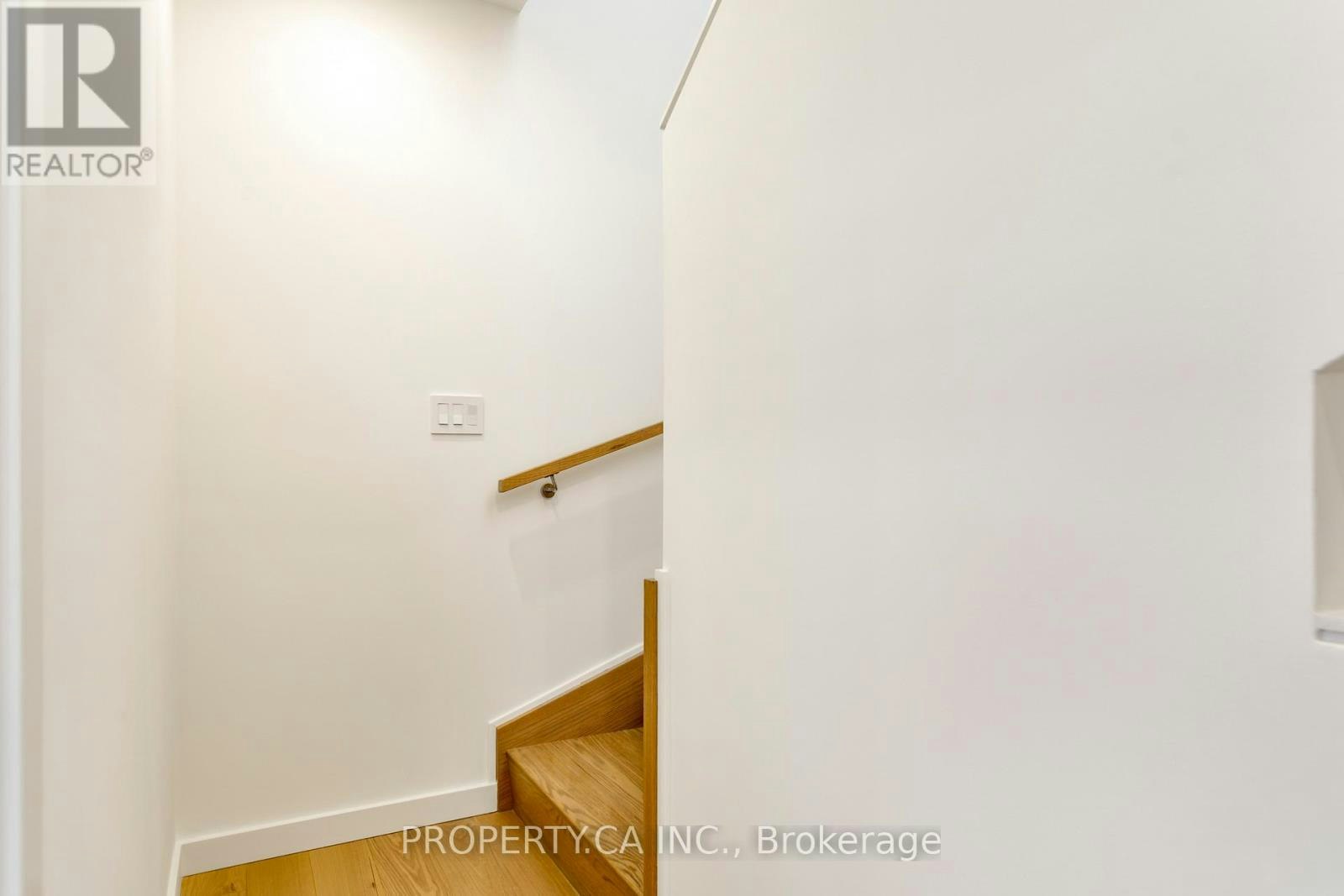 2-301 Keele Street, Toronto, ON, M6P 2K5 - 31