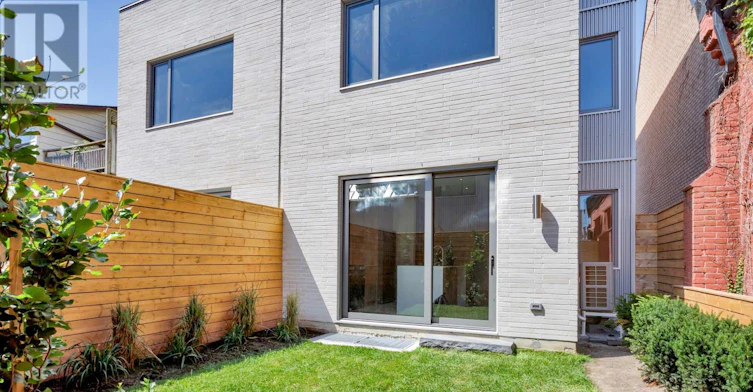 2-301 Keele Street, Toronto, ON, M6P 2K5 - 4