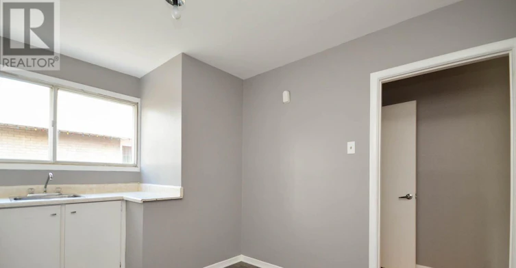 A-2428 Iris Street, Ottawa, ON, K2C 1C6 - 17