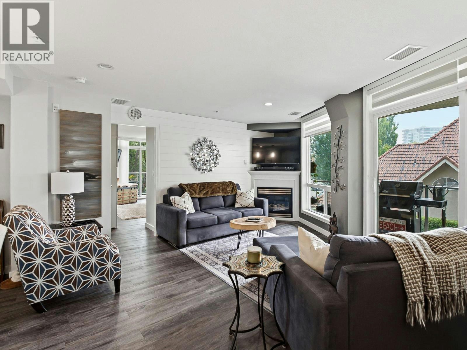 242-1088 Sunset Drive, Kelowna, BC, V1Y 9W1