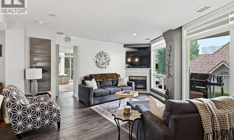 242-1088 Sunset Drive