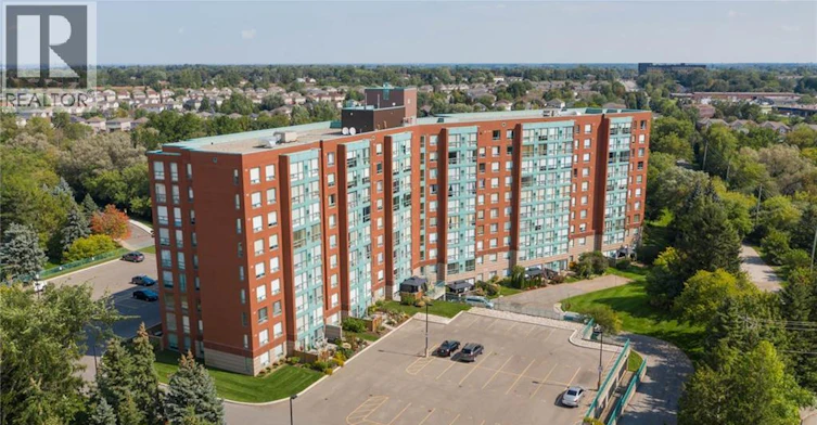 804-55 Blue Springs Drive, Waterloo, ON, N2J 4T3