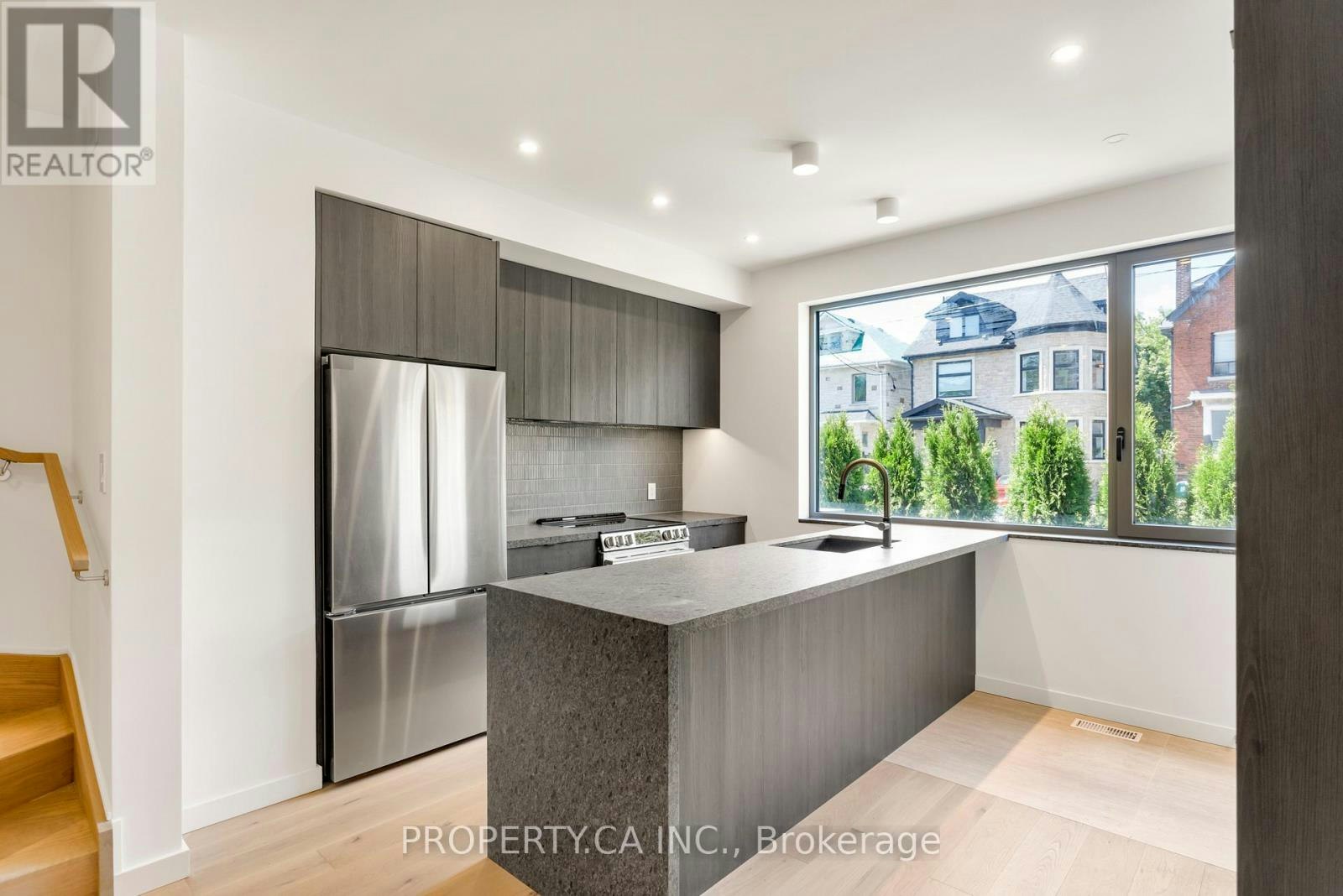 1-301 Keele Street, Toronto, ON, M6P 2K5 - 7