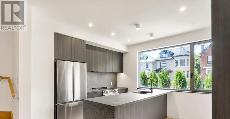 1-301 Keele Street, Toronto, ON, M6P 2K5 - 7