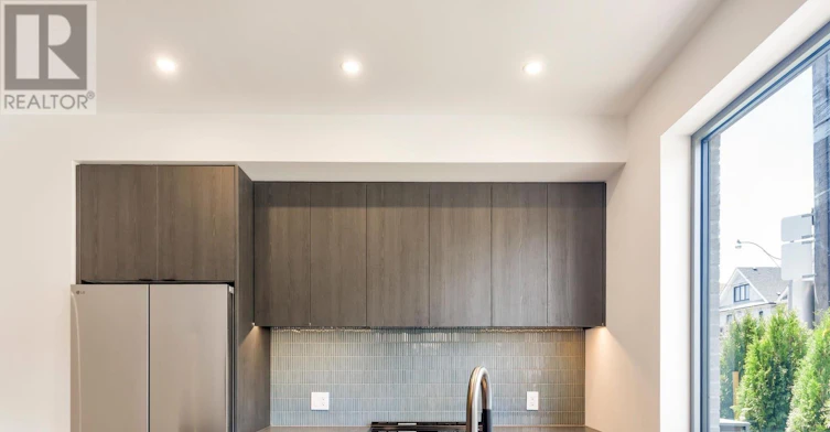 1-301 Keele Street, Toronto, ON, M6P 2K5 - 8