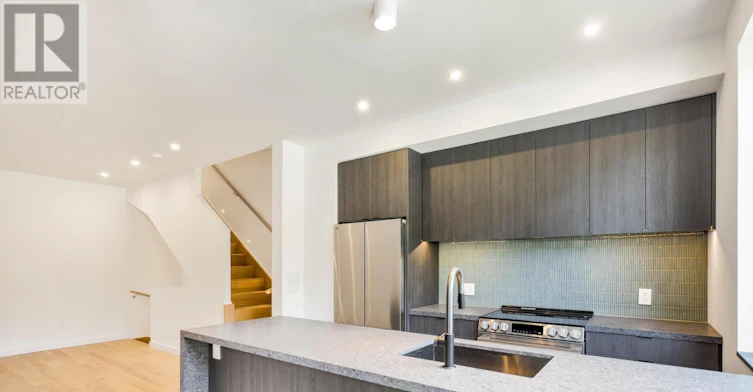 1-301 Keele Street, Toronto, ON, M6P 2K5 - 4
