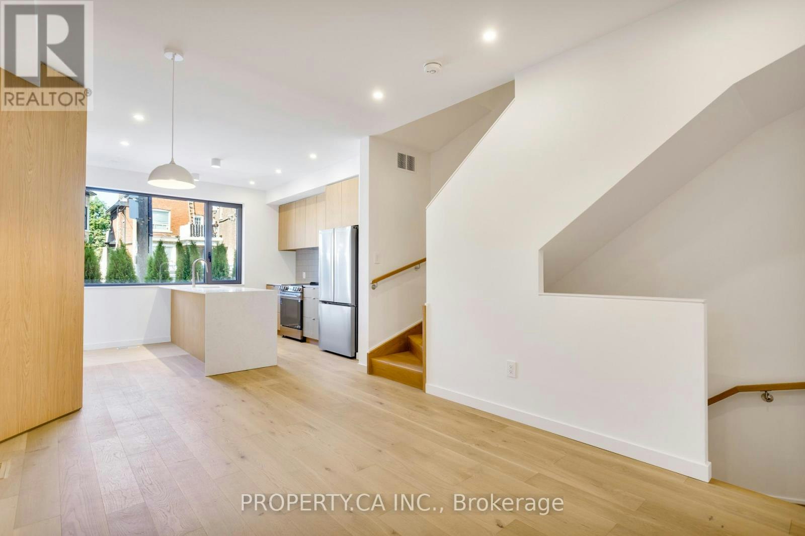 3-301 Keele Street, Toronto, ON, M6P 2K5 - 2