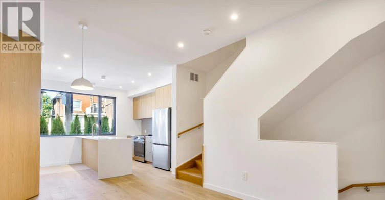 3-301 Keele Street, Toronto, ON, M6P 2K5 - 2