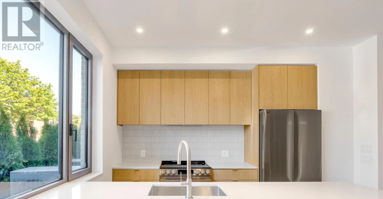 3-301 Keele Street, Toronto, ON, M6P 2K5 - 7