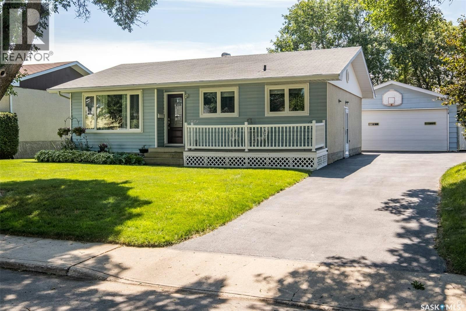 1561 Sibbald Crescent, Prince Albert, SK, S6V 6E5
