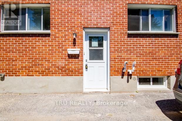 B-2430 Iris Street, Ottawa, ON, K2C 1C6 - 3