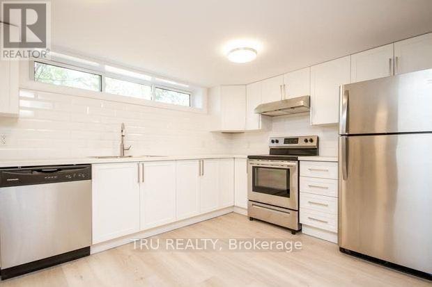 B-2430 Iris Street, Ottawa, ON, K2C 1C6 - 9