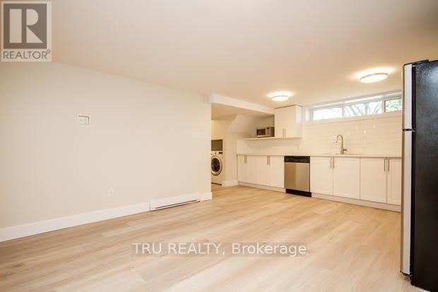 B-2430 Iris Street, Ottawa, ON, K2C 1C6 - 22