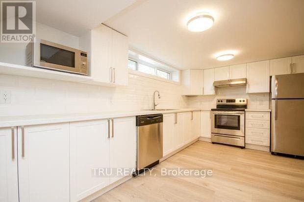 B-2430 Iris Street, Ottawa, ON, K2C 1C6 - 7