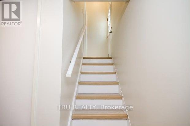 B-2430 Iris Street, Ottawa, ON, K2C 1C6 - 5