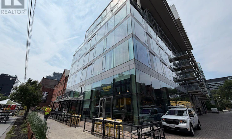 610-560 King Street W