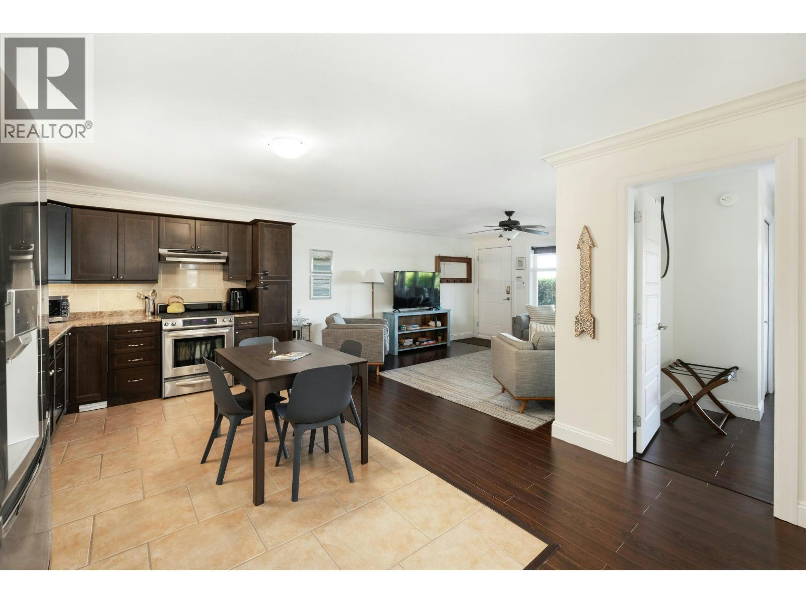 586-588 NORTH Fletcher Road, Gibsons, BC, V0N 1V9 - 25