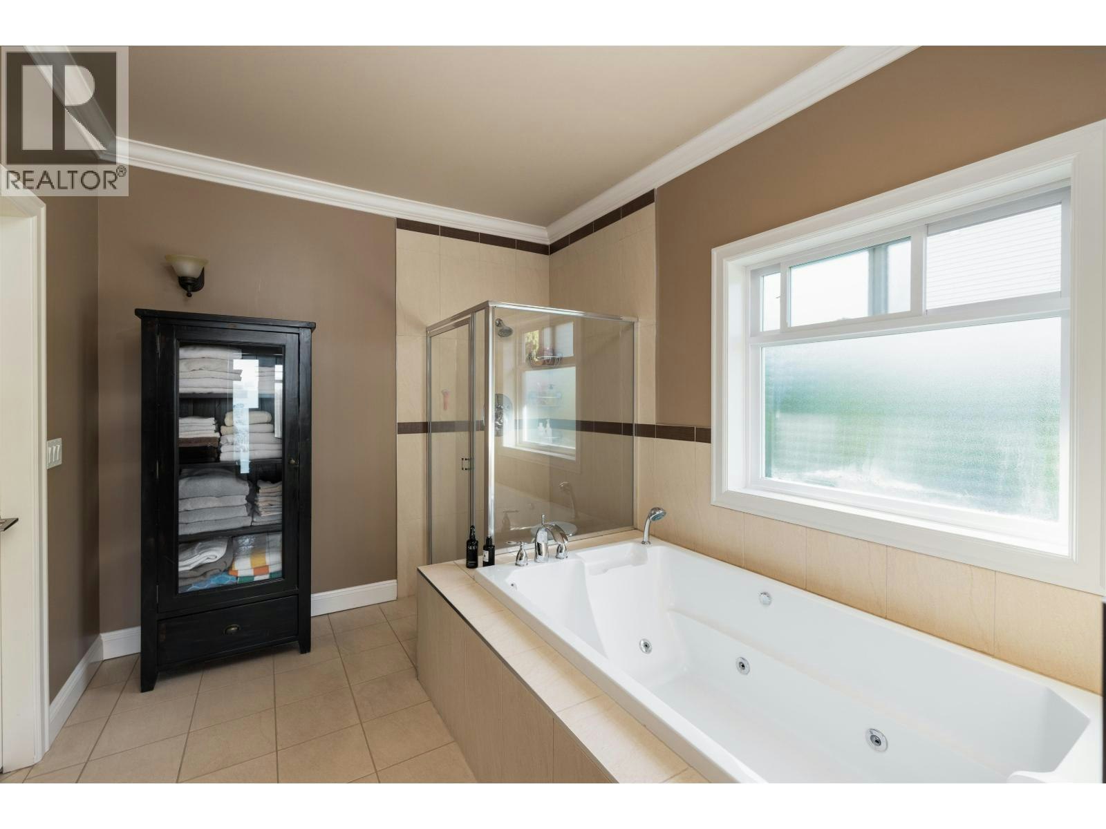 586-588 NORTH Fletcher Road, Gibsons, BC, V0N 1V9 - 16