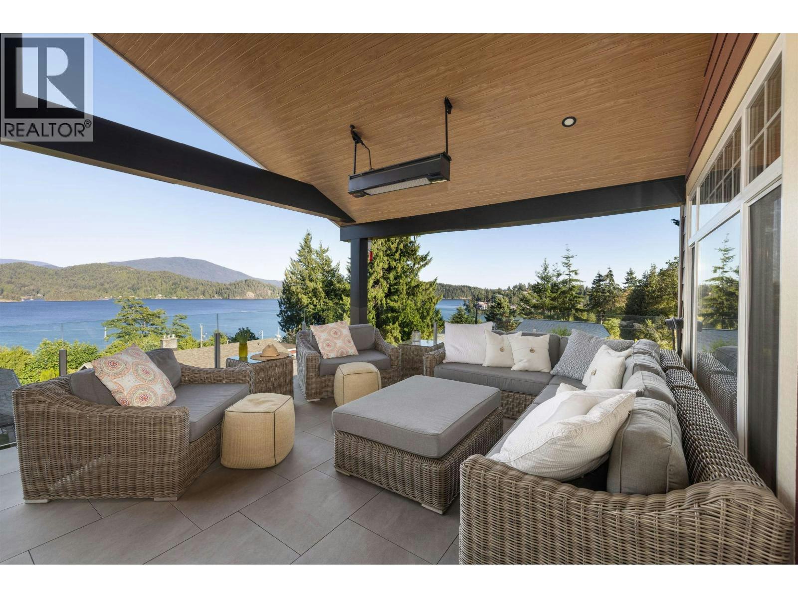 586-588 NORTH Fletcher Road, Gibsons, BC, V0N 1V9 - 11