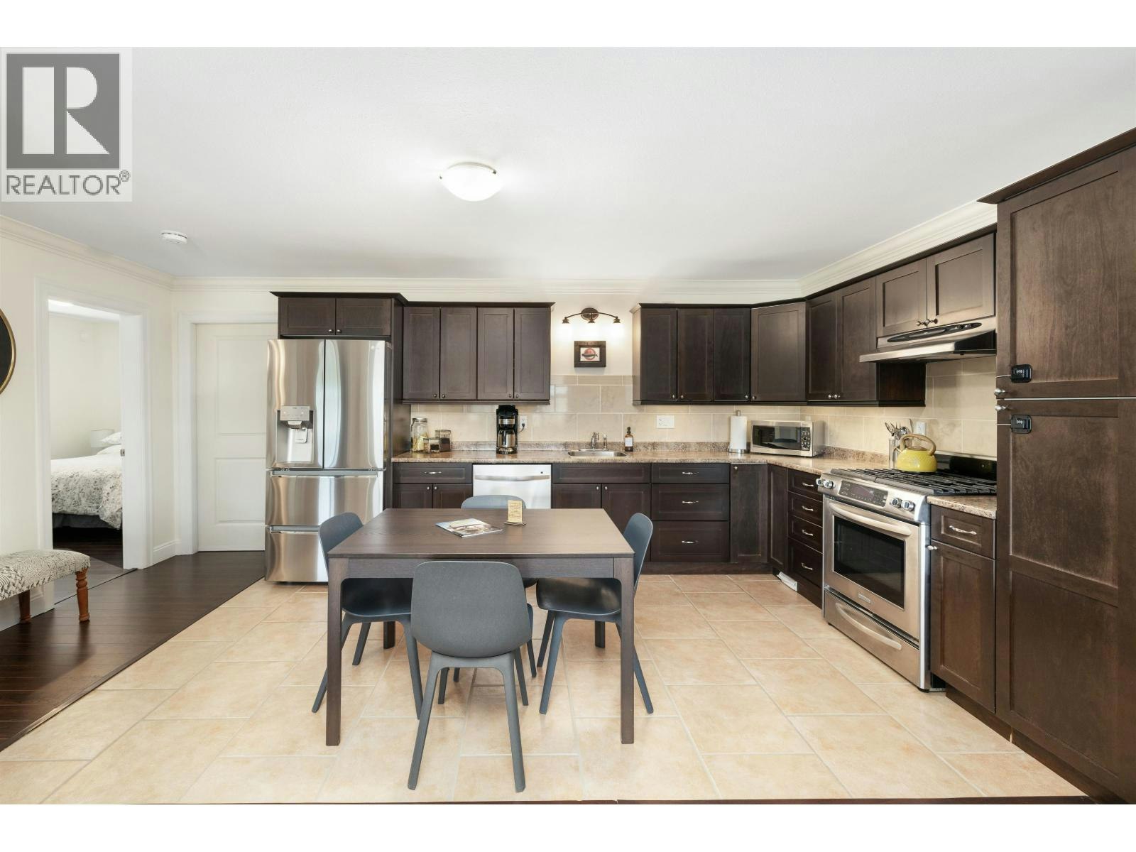 586-588 NORTH Fletcher Road, Gibsons, BC, V0N 1V9 - 26