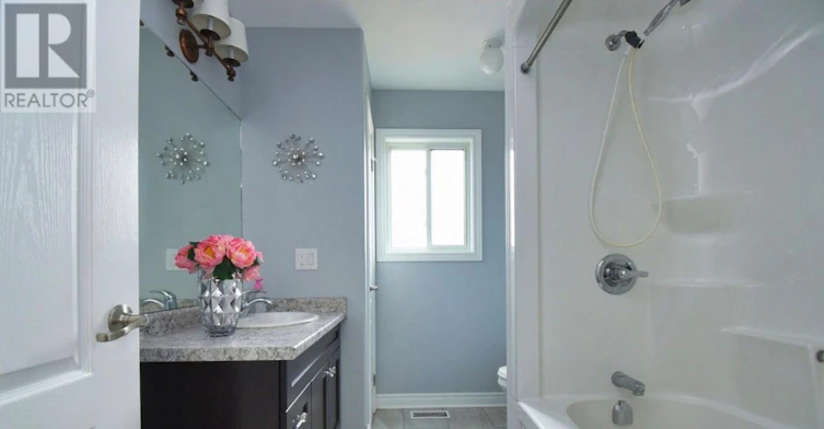 UPPER-7733 Oldfield Road, Niagara Falls, ON, L2G 0H6 - 7