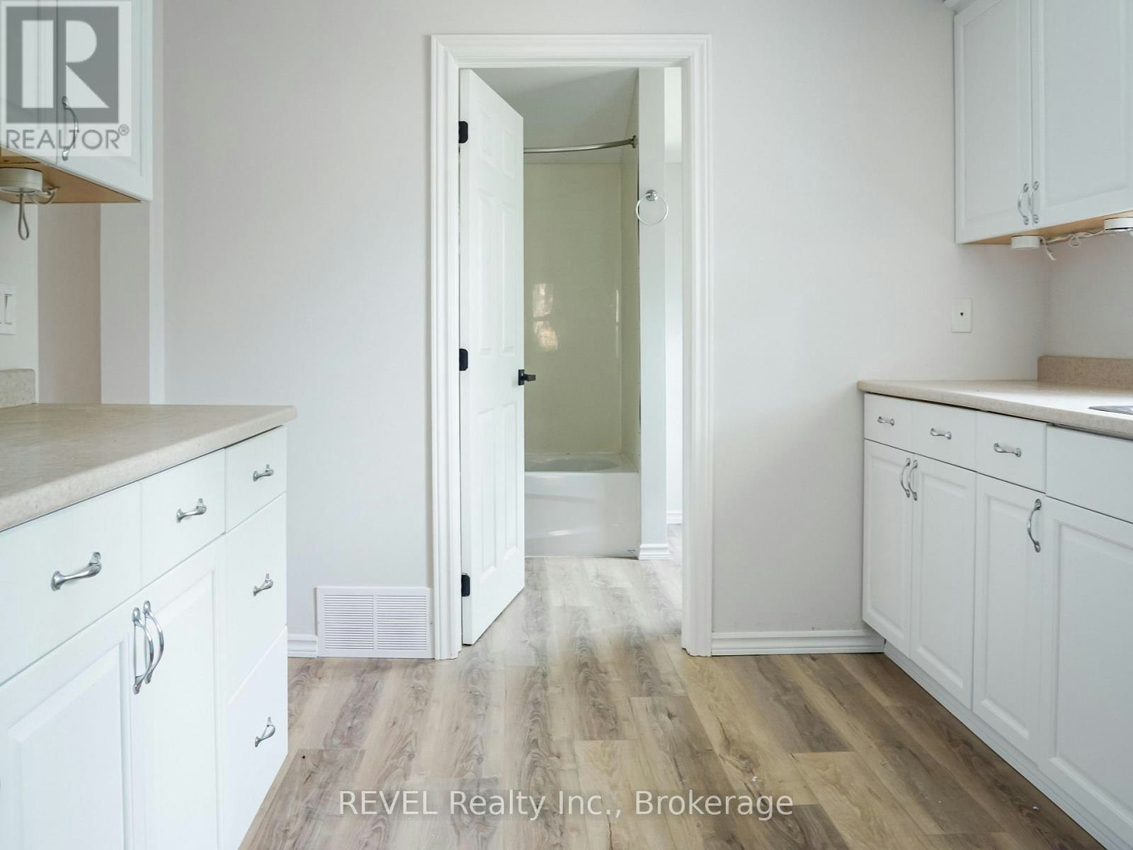 389 Glendale Avenue, St. Catharines, ON, L2T 1C3 - 21