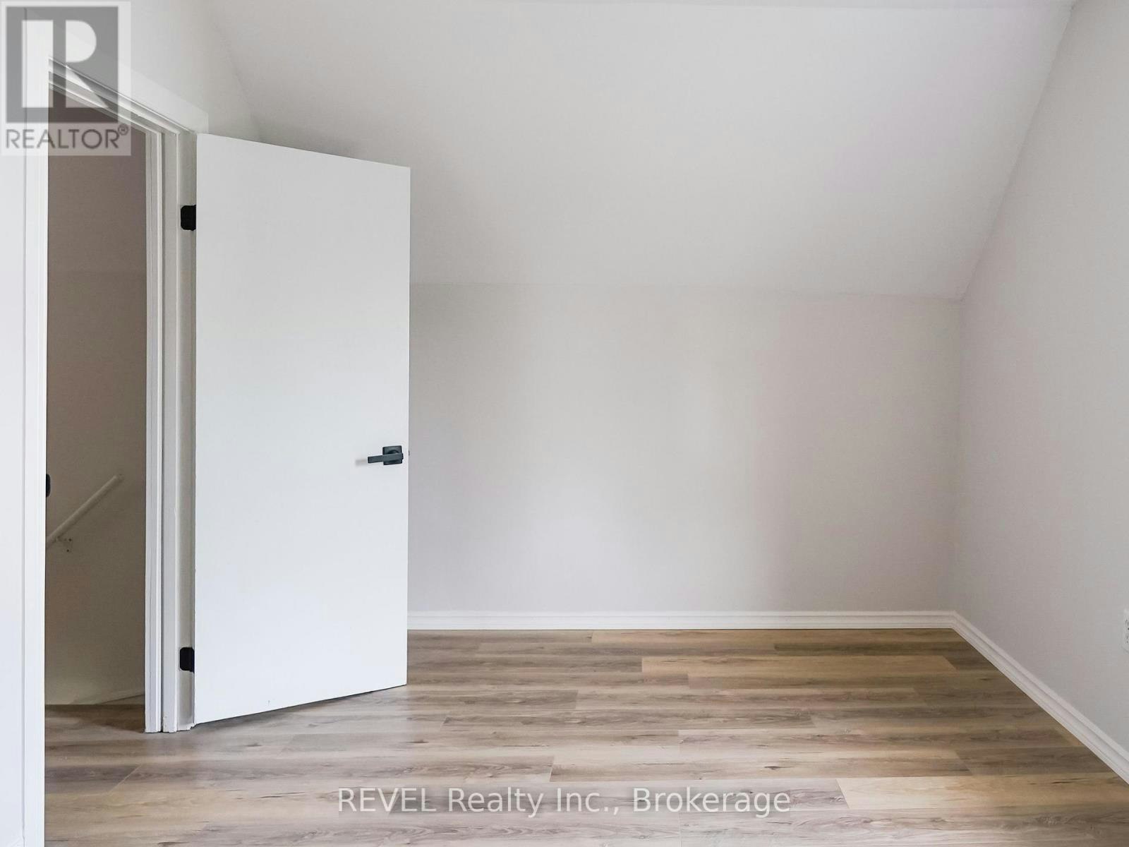 389 Glendale Avenue, St. Catharines, ON, L2T 1C3 - 33