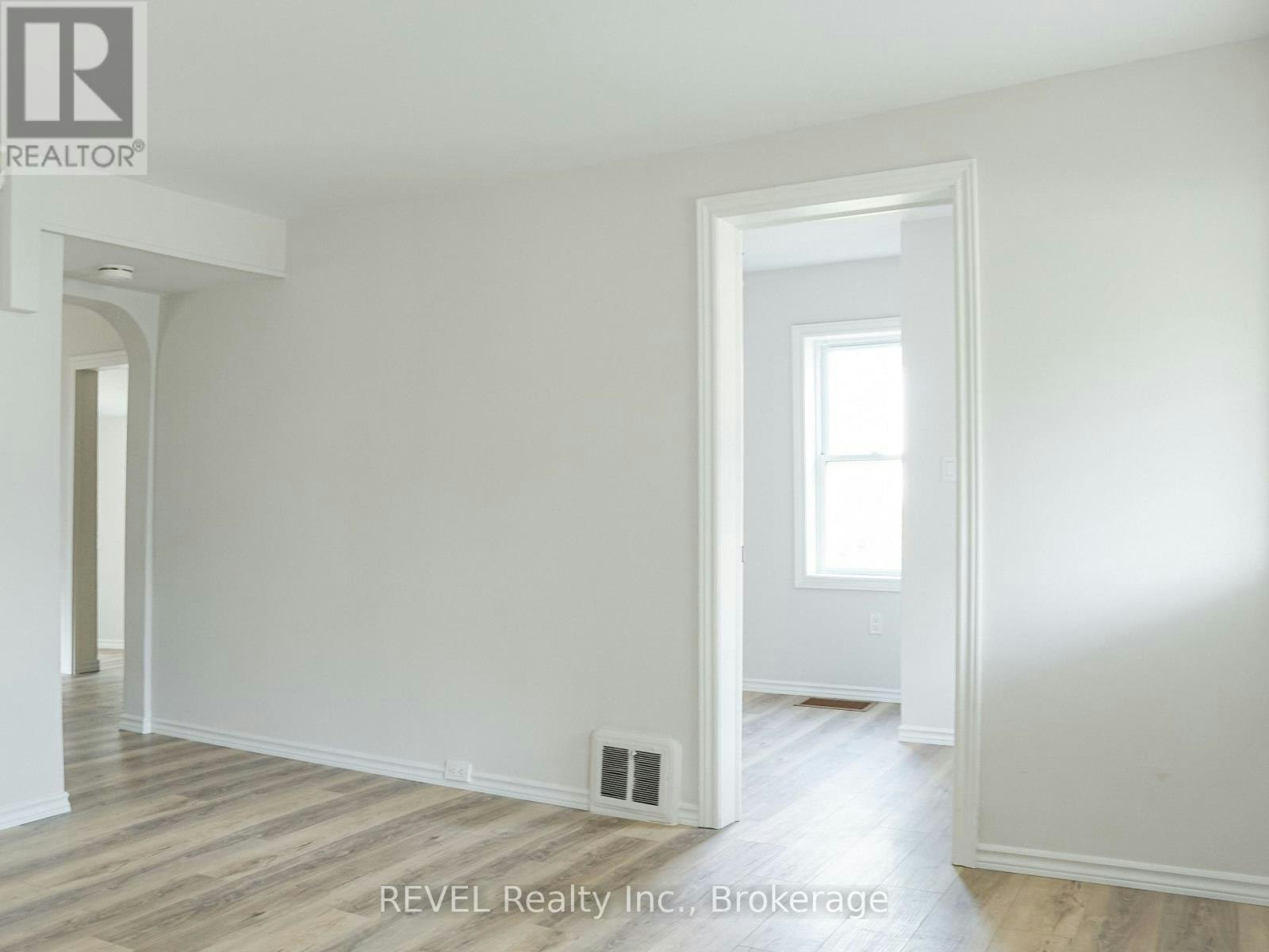 389 Glendale Avenue, St. Catharines, ON, L2T 1C3 - 6