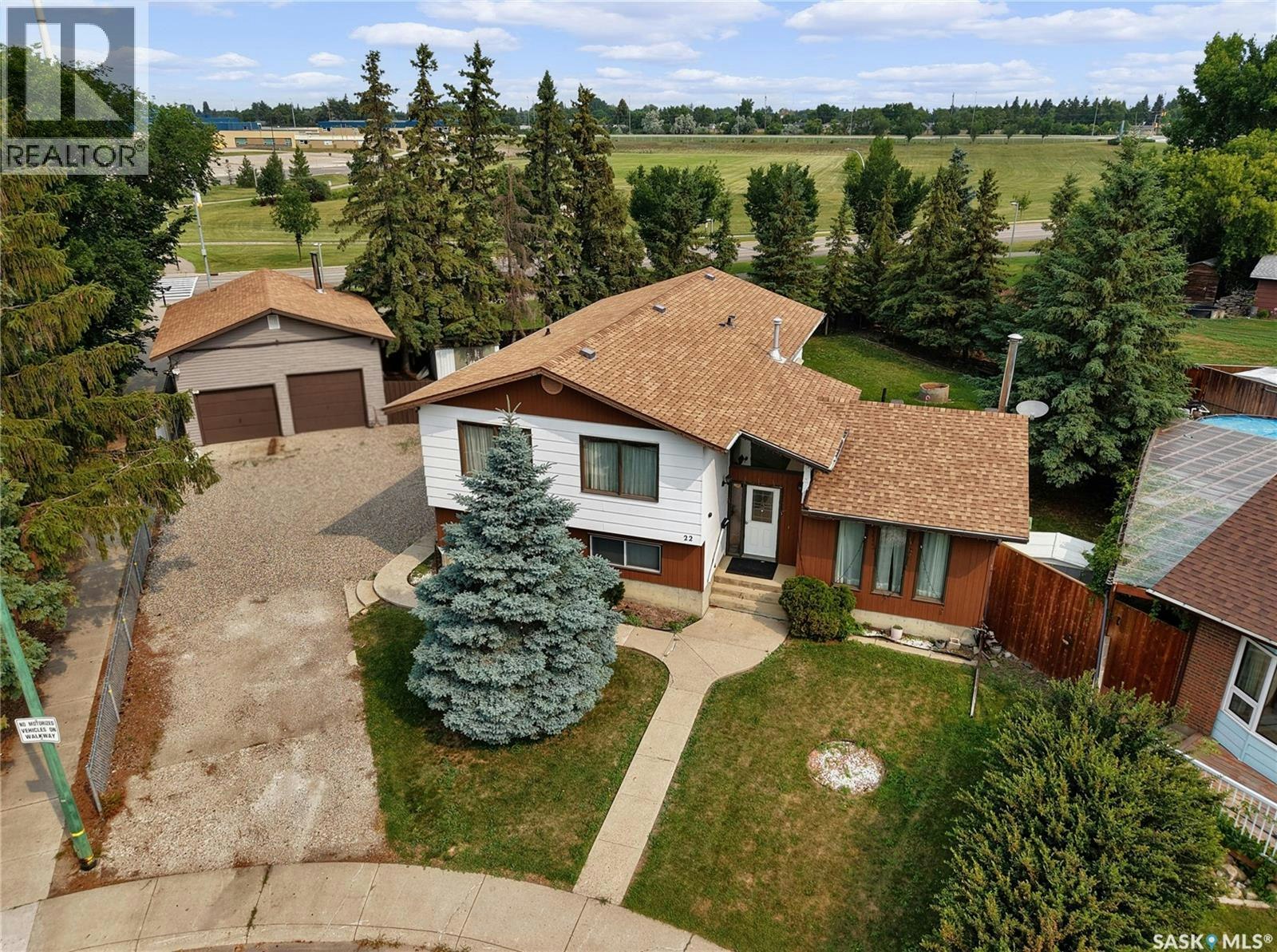 22 Blue Place, Saskatoon, SK, S7M 4R9