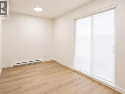 310-1380 Pridham Avenue - 5