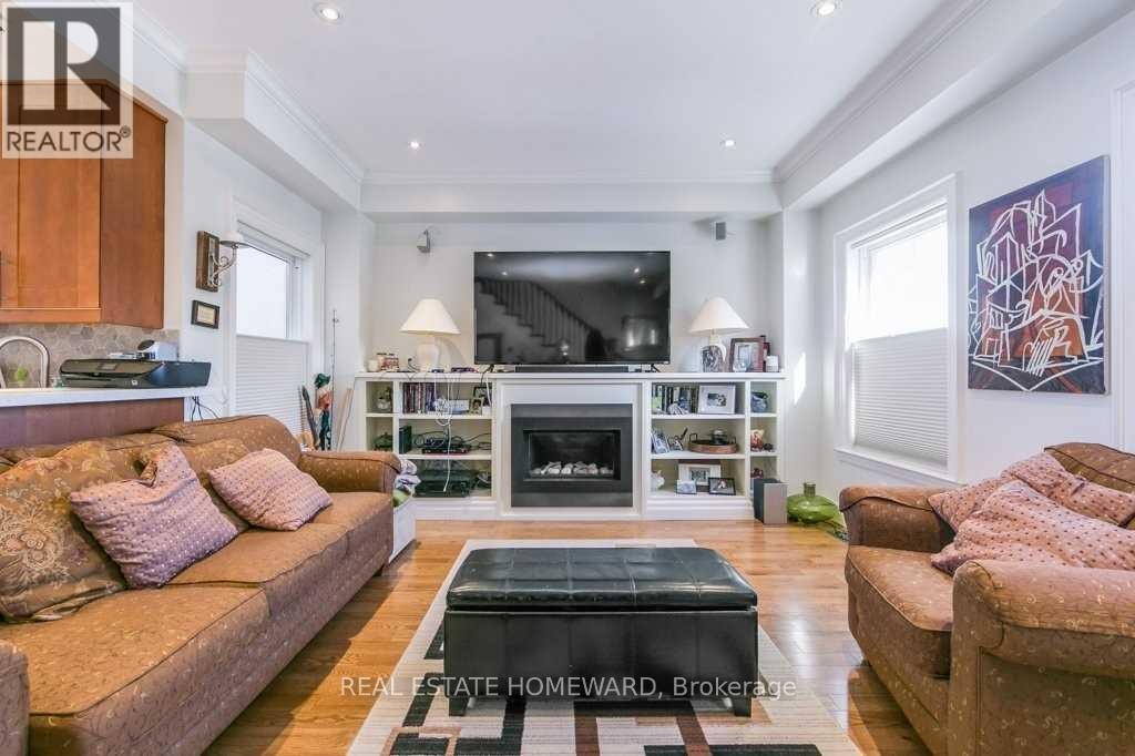 76 Redwood Avenue, Toronto, ON, M4L 2S6 - 2