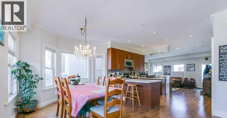 76 Redwood Avenue, Toronto, ON, M4L 2S6 - 4